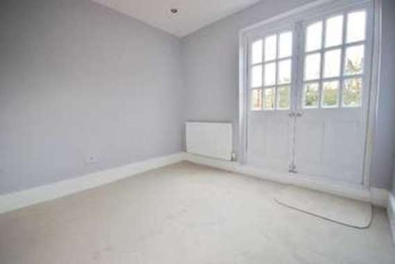 2 bedroom Flat for s...